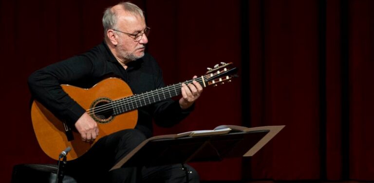 Ahmet Kanneci / Virtüöz değilim, sadece gitar çalıyorum