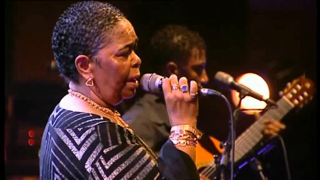 Cesaria Evora / Hüzünlü okyanus rüzgarı