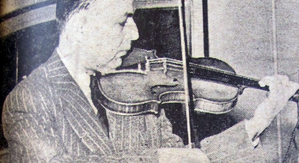 Orhan Borar / Resital veremez olunca, Hukuk Fakültesi diplomamdan yararlanıp kalem müşavirliğine başladım