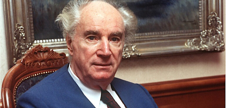 Rafael Kubelik/ Birinci kemanları sola, ikincileri sağa oturtup orkestra önünde perde yaratıyorum